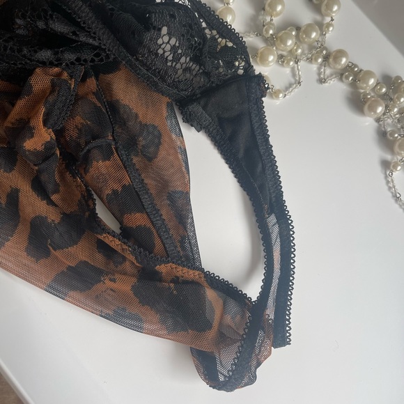 NWOT Leopard Lace Teddy - Black Fuschia, Secret Lace with cut outs - Picture 9 of 10